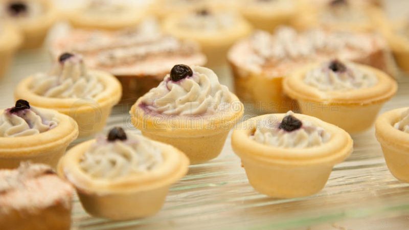 休闲食品十大品牌排名2025